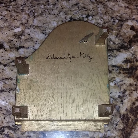 1105 Musical Piano Jewelry Box Florentine - Picture 6 of 7